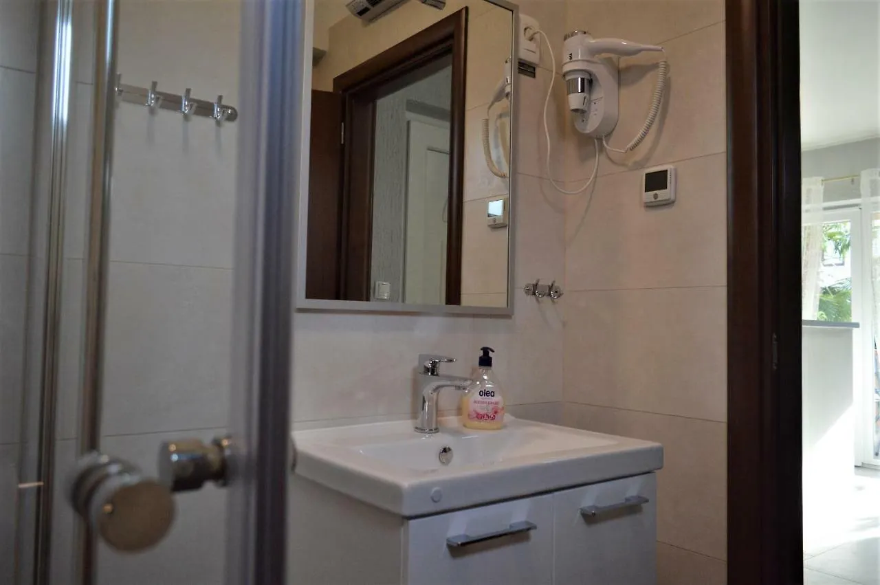 Apartments Sven-Marino Porec 0*,