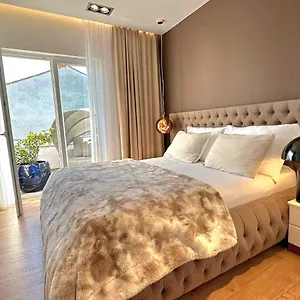 New!!! 2024 Marea With Xxl Sunny Terrace Poreč