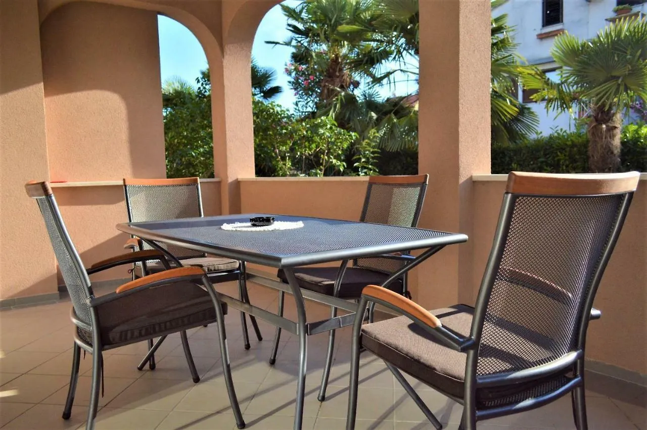 Apartments Sven-Marino Porec Croazia